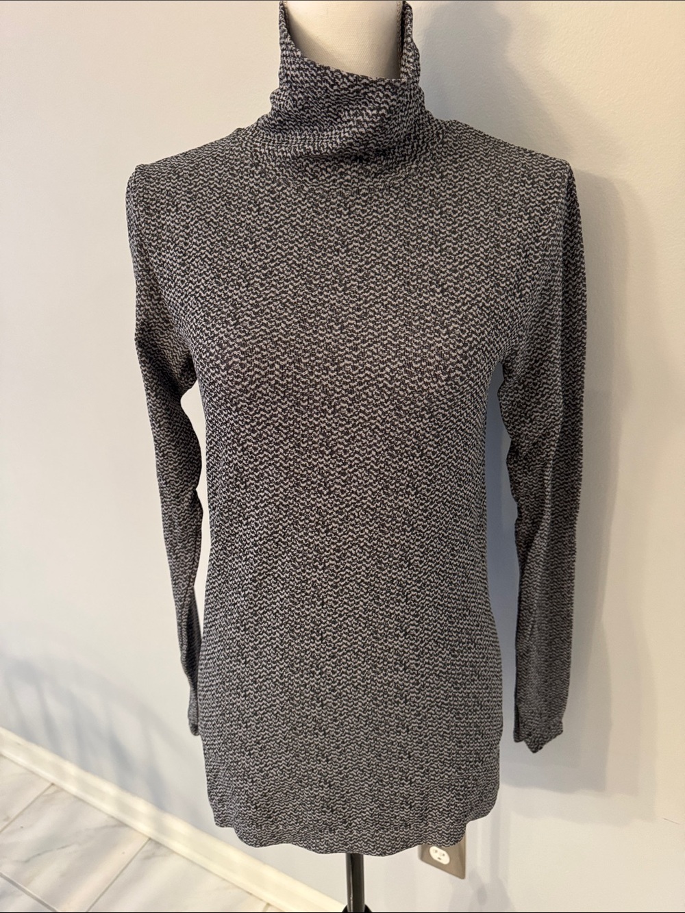 Athleta Flurry Peak Turtleneck